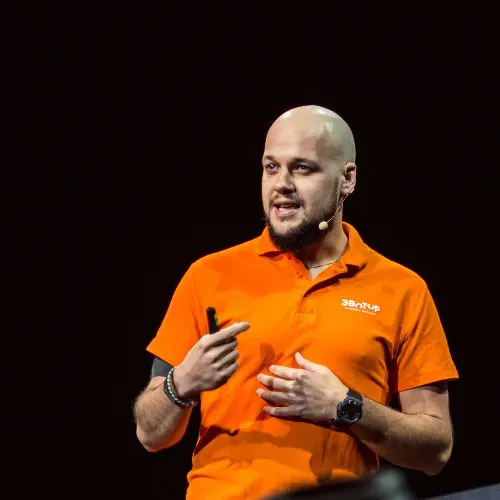 Илья Никсан