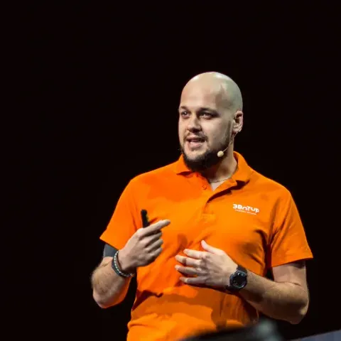 Илья Никсан